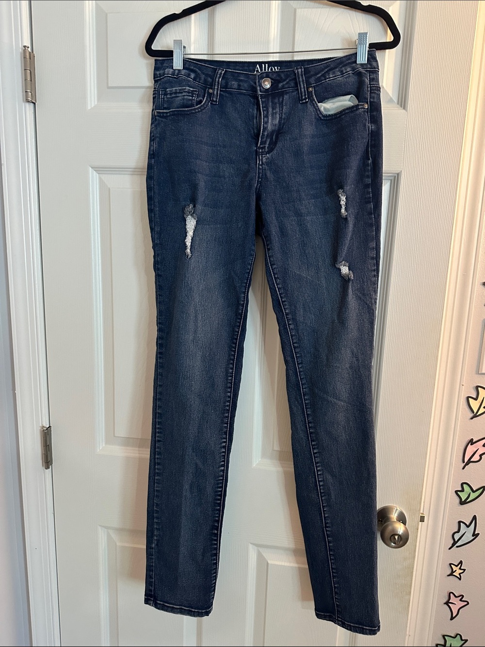 ALLOY Women's Skinny Jeans - Dark Blue Distressed